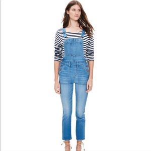 Madewell crop overalls in Hewitt wash